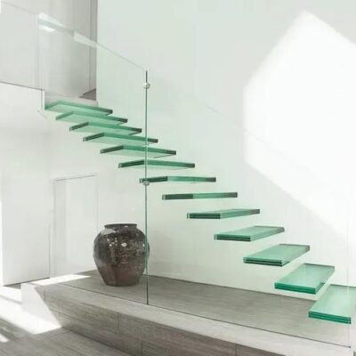 Cầu thang kính