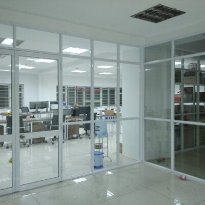 Vách ngăn nhôm kính